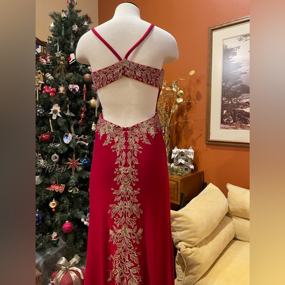 Gently Used Beautiful Camille Red Dress cut out back w/ gold sequin size 6